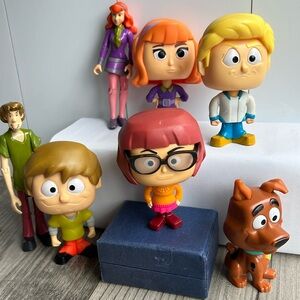 Scooby, Doobie Doo, cartoon figures, Daphne Wilma Freddy shaggy